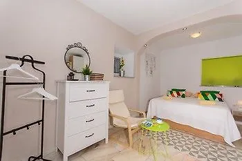 招待所 And Marino 特罗吉尔